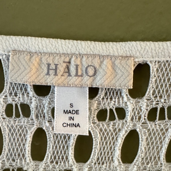 Halo White Womens V-Neck Blouse with Lace Detail - Picture 2 of 7